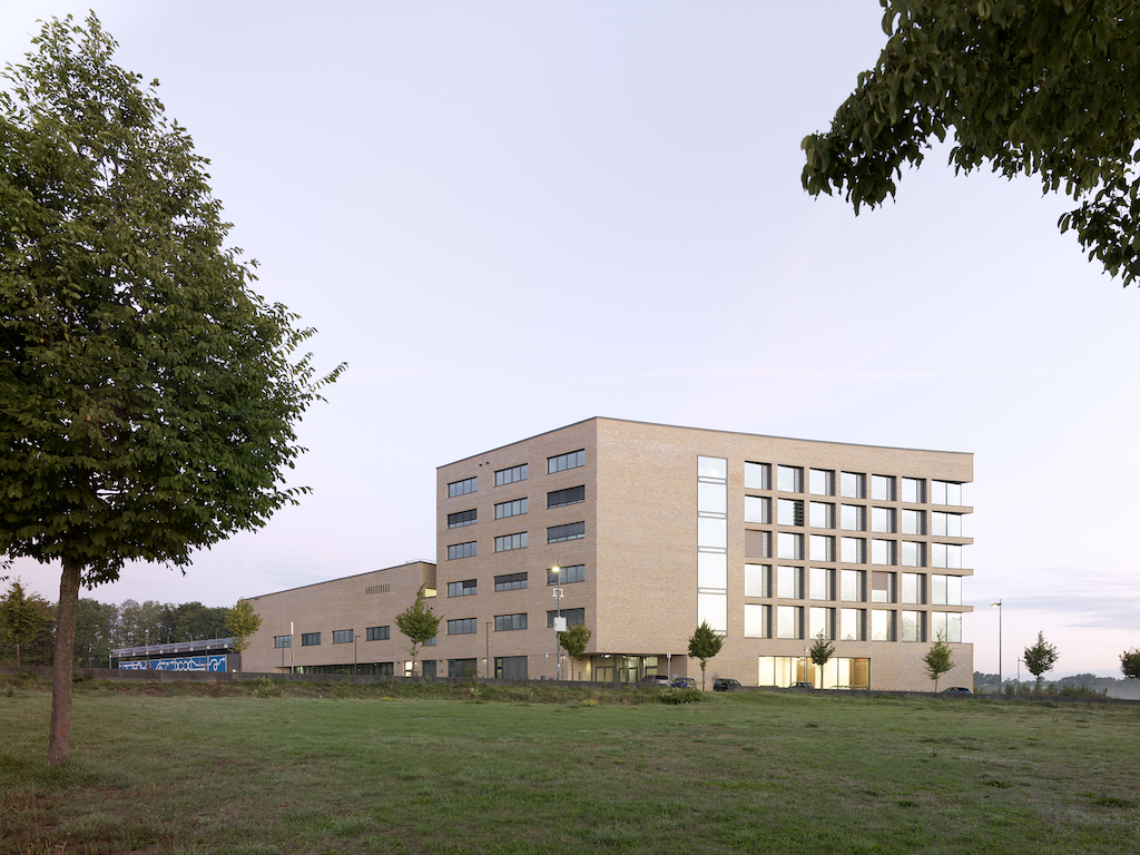 CARL Center for Ageing, Reliability and
Lifetime Prediction of Electrochemical and Power Electronic Systems, Aachen, KSG Architekten