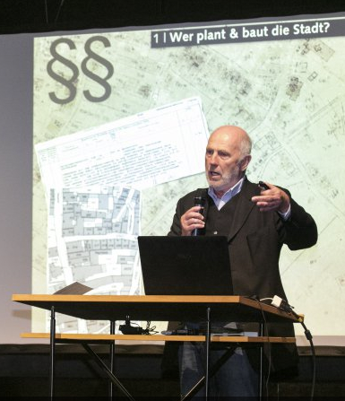 Klaus Selle beim Vortrag im IBA_Lab (Bild: Christian Buck)