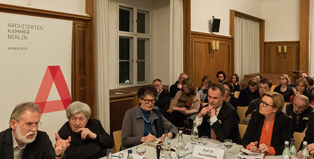 Berlin-Saal der Stadtbibliothek – Stadtgespräch zur Bauakademie (Foto: Erik-Jan Ouwerkerk)