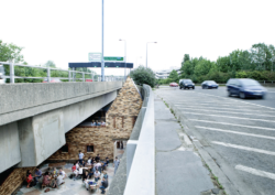 as Londoner Büro Assemble realisierte eine Art "Folly" für einen Ort unter einer Autobahn in Hackney Wick. In neuen Wochen kamen rund 40.000 Menschen aus dem Raum London, um zu schauen, zu diskutieren und Theateraufführungen zu folgen. (Bild: Assemble)