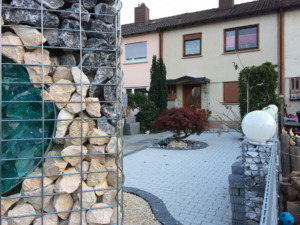 Reihenhäuser im Schwarzwald (Bild: Ursula Baus)