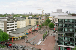 Blick vom Deutsche-Bank-Hochhaus in die Neue Große Bergstraße,