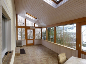 Es mag ein Balkon gewesen sein – die Wintergarten-Welle hinterlässt schwer nutzbare Räume. (Bild: privat)
