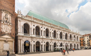 Basilica Palladiana in Vicenza, Fassade zur Piazza dei signori (Bild: Wikipedia, Didier Descouens)