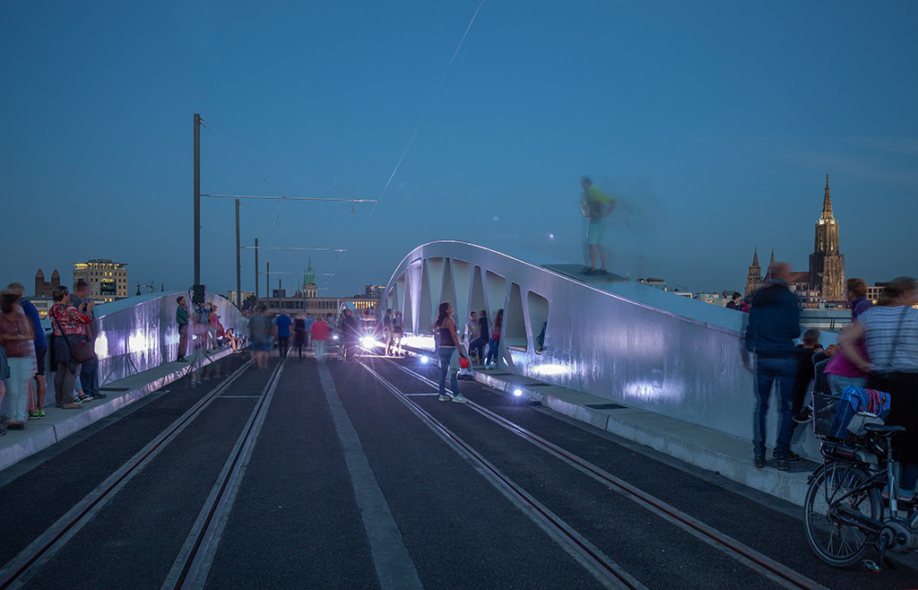 Die Ulmer Kienlesbrücke bei der Einweihung (Bild: Wilfried Dechau)