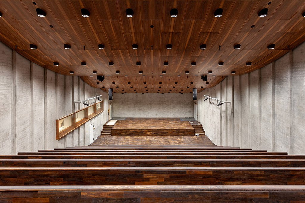 Das Auditorium der James-Simon-Galerie bietet Platz für rund 300 Gäste. (© BBR / SPK / Björn Schumann)