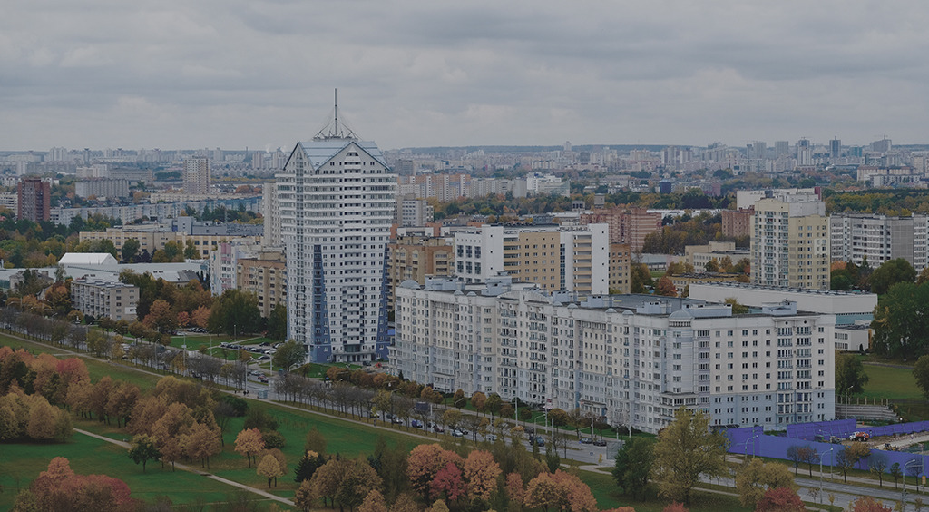 Groß und dicht bebaut: die Randlagen von Minsk im östlichen Teil (Bild: Milena Kula)