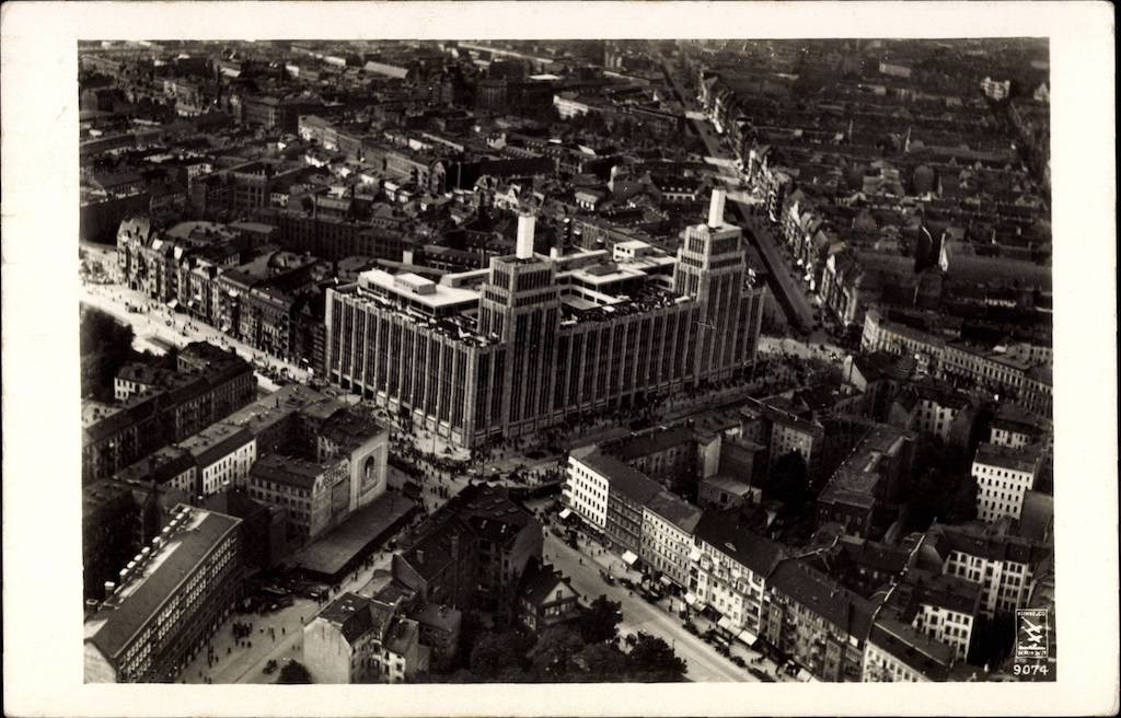 Berlin Neukˆlln, Hermannplatz, Rudolph Karstadt AG, Fliegeraufnahme !AUFNAHMEDATUM GESCHƒTZT!