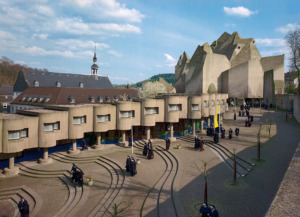 Gottfried Böhm: Wallfahrtskirche „Maria, Königin des Friedens“, Neviges / 1963–68 (Bild: Inge und Arved von der Ropp /Irene und Sigurd Greven Stiftung, ca. 1976)