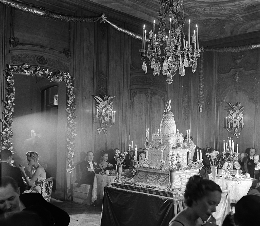 Elsie de Wolfe: Feier zu ihrem 80. Geburtstag in der Villa Trianon, Versailles, Frankreich, 1905-1950 (© Jean-Frédéric Schall, Bild: Roger Schall, 1938)