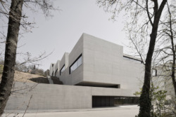 2043_AT_gonzalez_jcsaussen3
