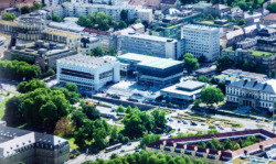 Luftbild aus der aktuellen Ausgabe von "wettbewerbe aktuell", in der Wettbewerbe teils bis zur Realisierung verfolgt werden.