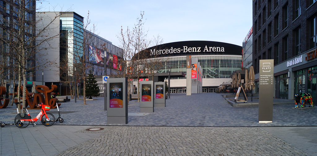 2107_SL_grunze_MercedesBenzPlatz