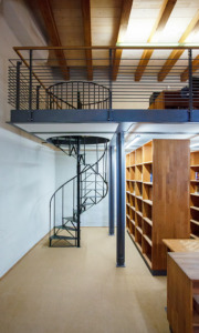 Wendeltreppe aus dem 19. Jahrhundert in der Bibliothek des Klostermühlengebäudes (Bild: Wilfried Dechau)