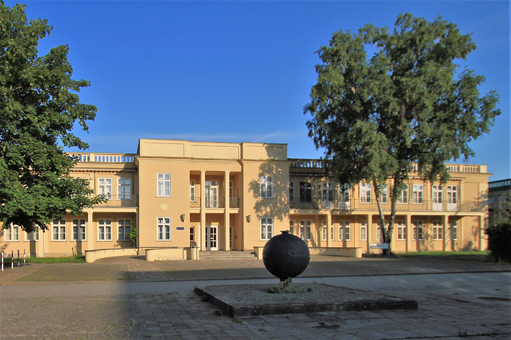 Das vormalige Dokumentationszentrum DDR-Alltag, ursprünglich ein Kindergarten aus dem Jahr 1953, seit Mai 2021 „Museum Utopie und Alltag“. (Foto: Wikimedia, Peter Kaminsky)