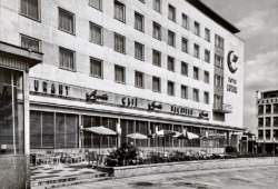 Das Hotel Lunik, 1968 (Postkartensammlung Maleschka)