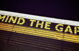 2213_AT-pxhere_gap