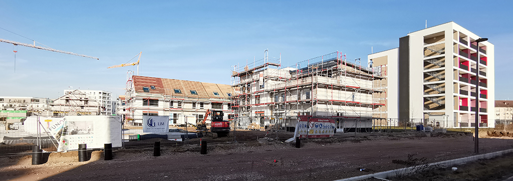 Im Bau: Ein-, Zwei- und Mehrfamilienhäuser im Funari-Gebiet im Mannheimer Konversionsgelände Franklin (Bild: Wilfried Dechau)