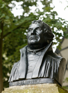 Luther-Denkmal in Eisleben (Bild: Wilfried Dechau)