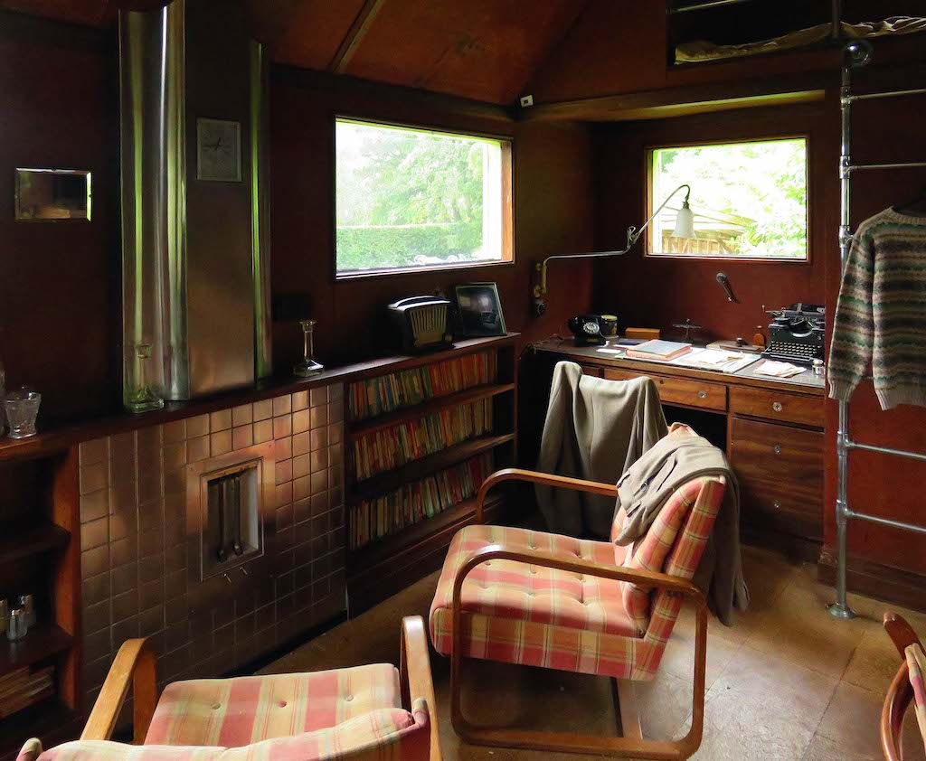 2238_KF_SteveDaniels_Mottistone_Shack2