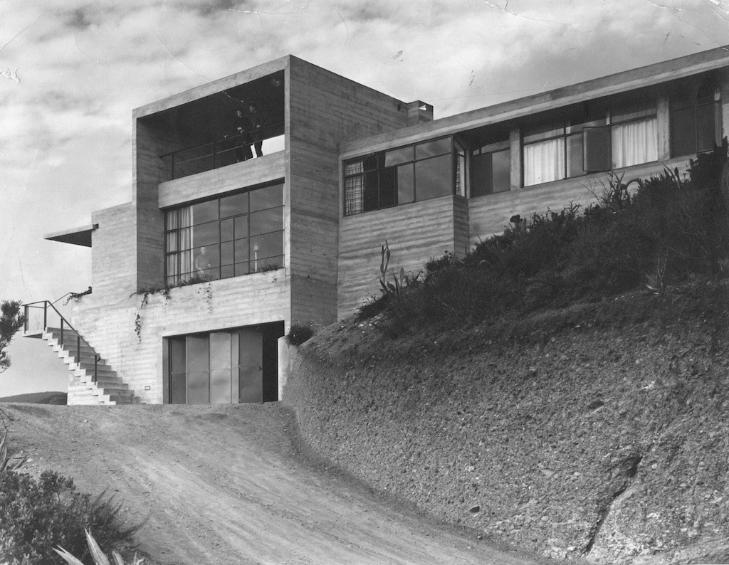 2238_KF_University of California_Hangoverhouse
