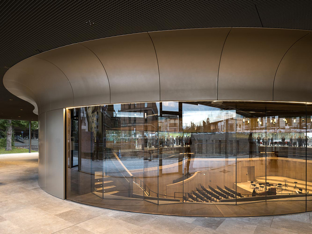 Blick vom Foyer in den Saal (Bild: Marcus Ebener)