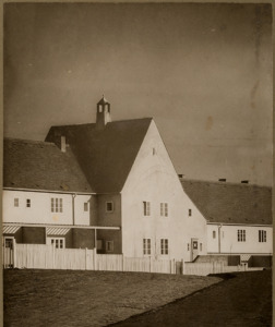 Am Schänkenberg in Hellerau, zeitweises Wohnhaus von Tessenow, um 1920 (Fotograf:in unbekannt; Landesamt für Denkmalpflege Sachsen)
