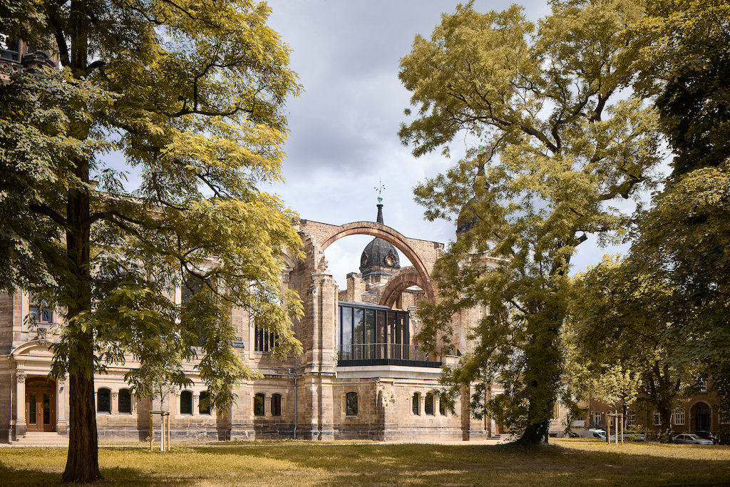 2326_AT_voss-trinitatisDD_aussen1