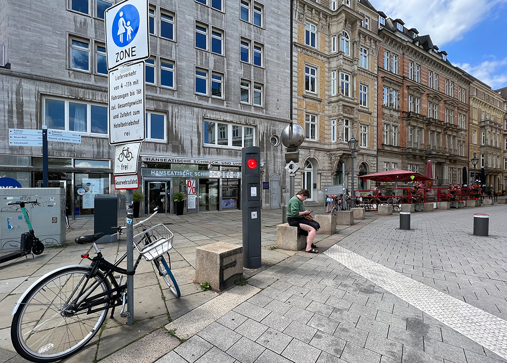 Fußgängerzone in der Innenstadt von Hamburg (Bild: Ursula Baus)