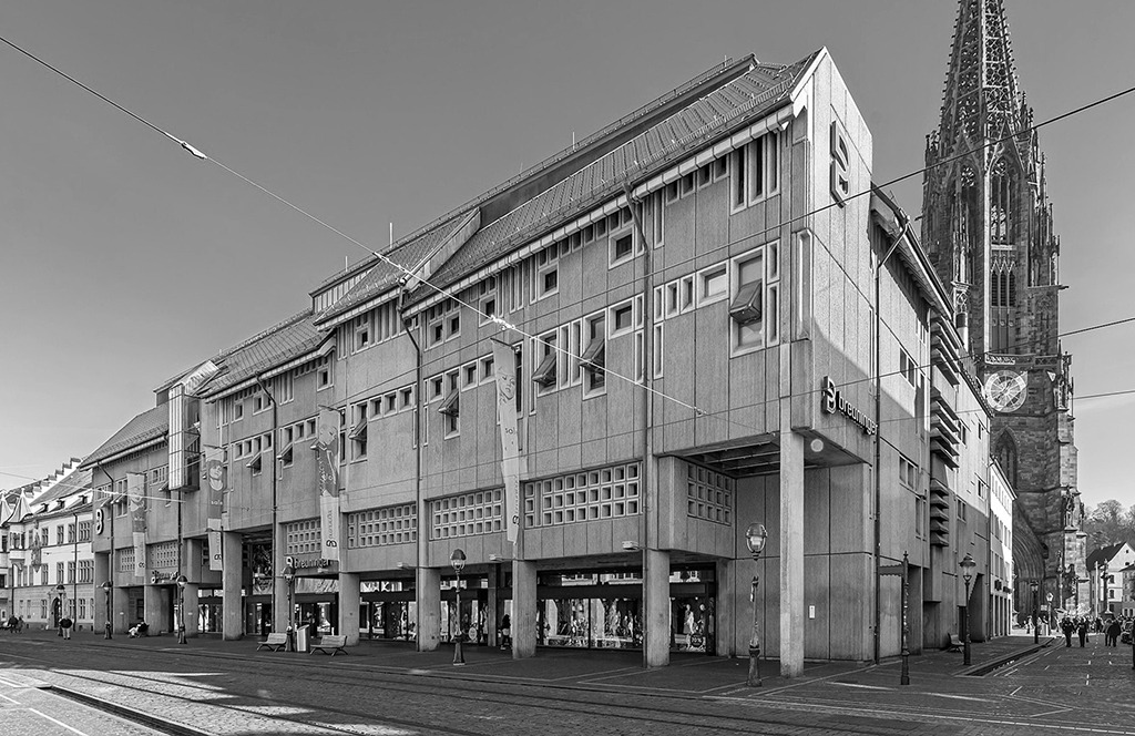 Heinz Mohl: Kaufhaus Schneider, Freiburg (Foto: M. Joergens, 2019, wikifree)