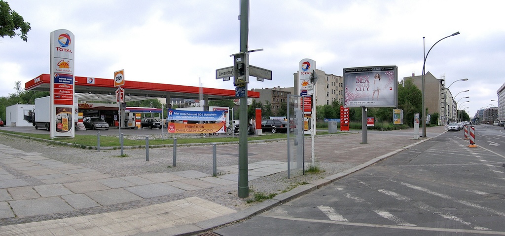 2409_SL_CC_Tankstelle