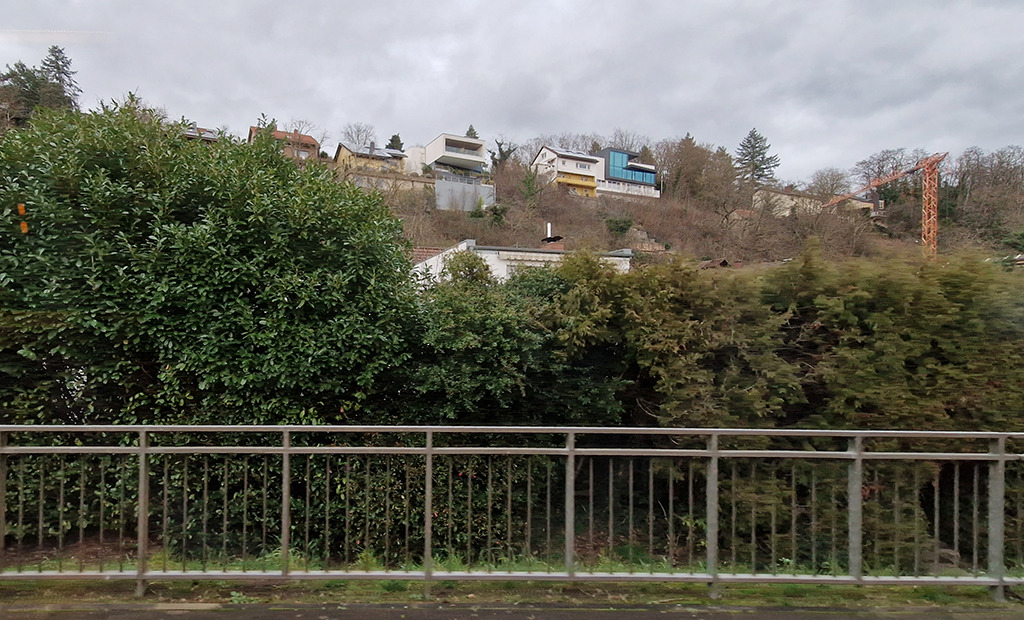 Im Schwarzwald. Kein Neubaugebiet, keine Stadt, sondern Bauen "in unmittelbarer Nähe". (Bild: Wilfried Dechau)