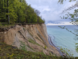 Abwechslungsreich: der Weg entlang der Küste (© Wilfried Dechau)