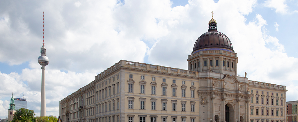 "Architektur und Demokratie. Bauen für die Politik von der amerikanischen Revolution bis zur Gegenwart" – Ingeborg Flagge und Wolfgang Jean Stock hatten 1992