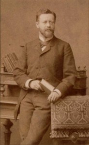 Georg Dehio (1850-1932) Aufnahme von 1892 im Album der Professoren der Kaiser-Wilhelms-Universitaet Strassburg. - Strassburg: Kaiser-Wilhelms-Universitaet, 1872-1896, pl. 155; NBI 1 (Wiki gemeinfrei)