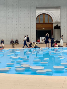 The Instagramable Place to be anno 2025: Die Pinault Collection im Herzen von Paris (Bild: David Kasparek).