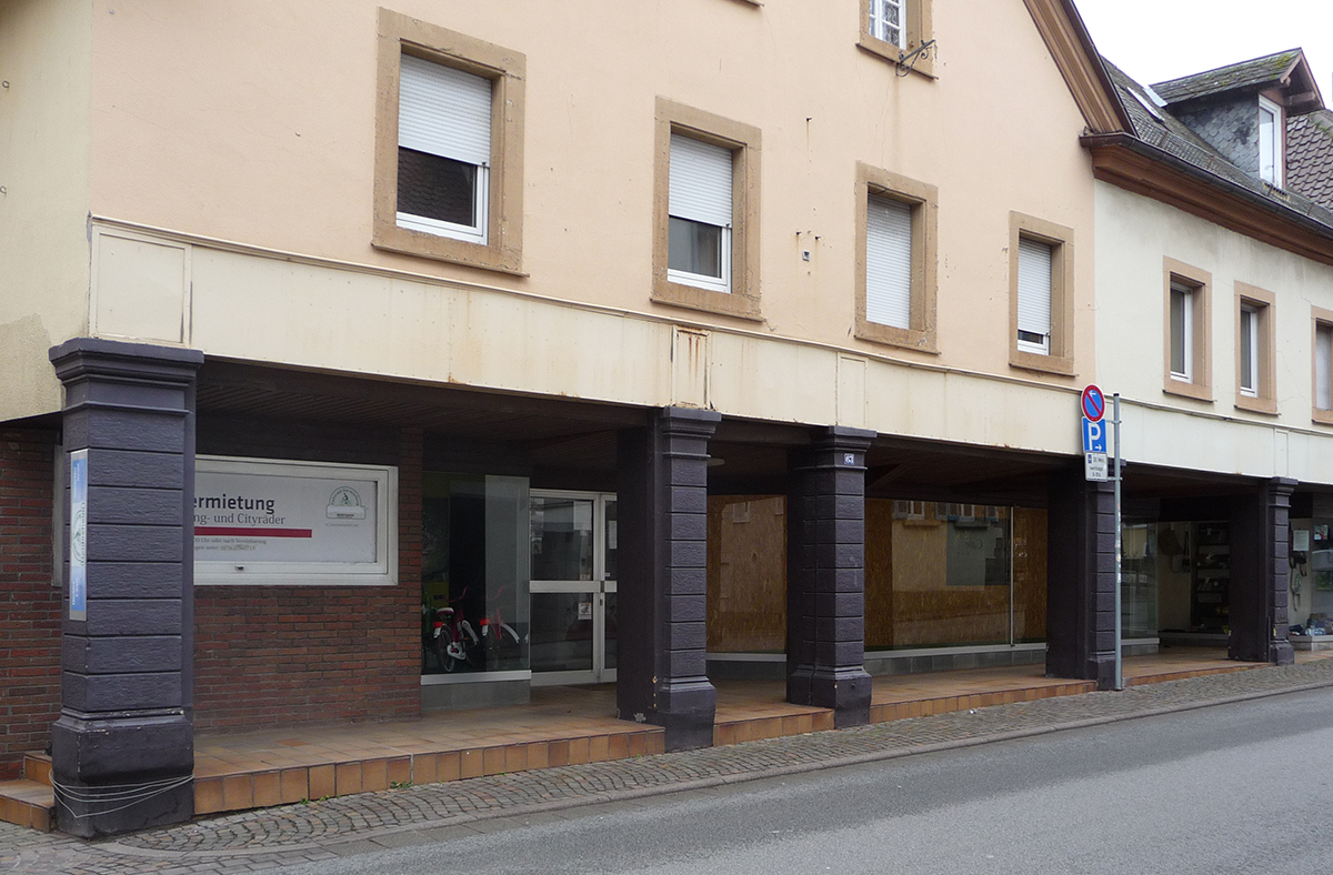 Schön hier. Kein Fußgänger weit und breit, auch das Resultat autogerechter Stadtplanung. (Bild: Wolfgang Bachmann)