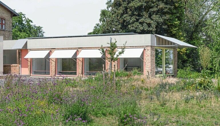 8BB0A1B6-3A00-4D98-A249-1AFC72EABB68