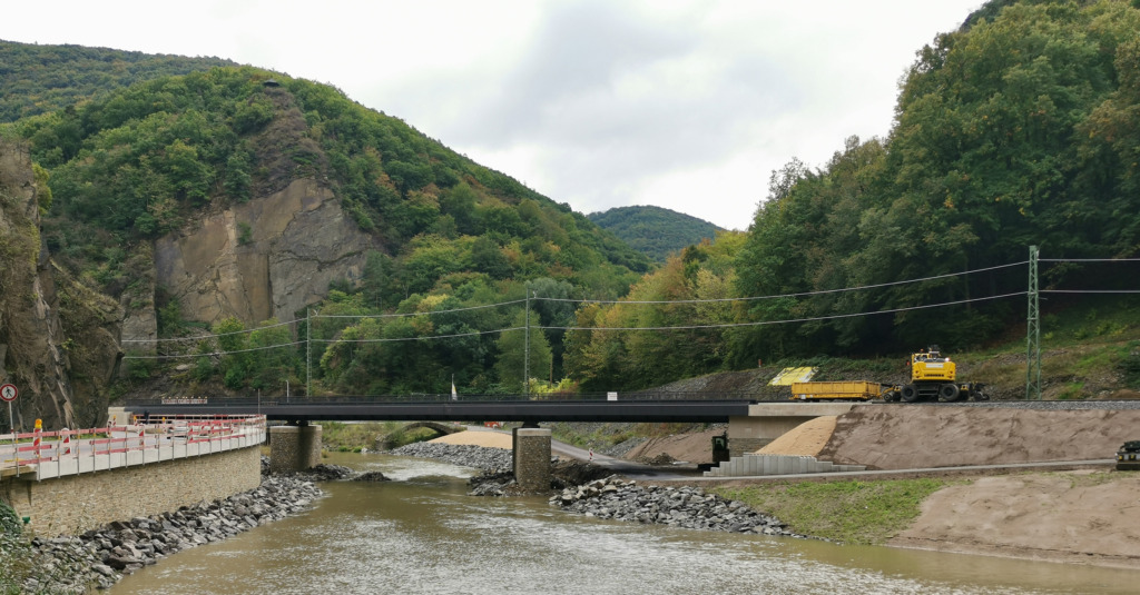 Am Felsvorsprung "Bunte Kuh" bei Walporzheim (Bild: Wilfried Dechau, September 2025)