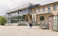 2607_AT_YizhiWang_Grundmann_aussen1