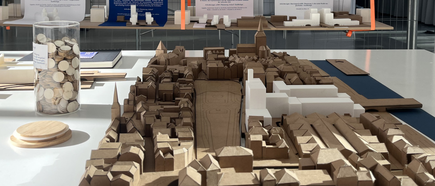 AT_0726_Niemals geht man so ganz_Titel_04_Foto Dka