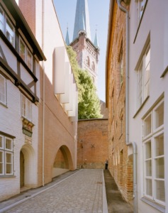 2611_AT_deCuveland_FassadeTheaterSued