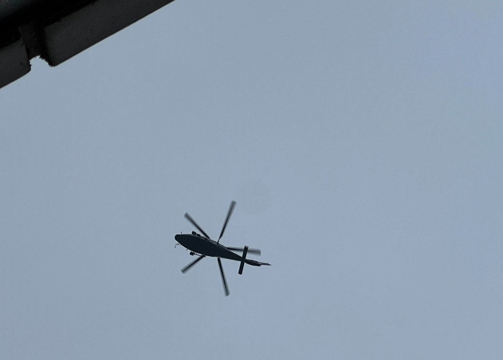 Militär fliegt übers Land – daran will man sich nicht gewöhnen. (Bild: Ursula Baus, 18. Januar 2026)