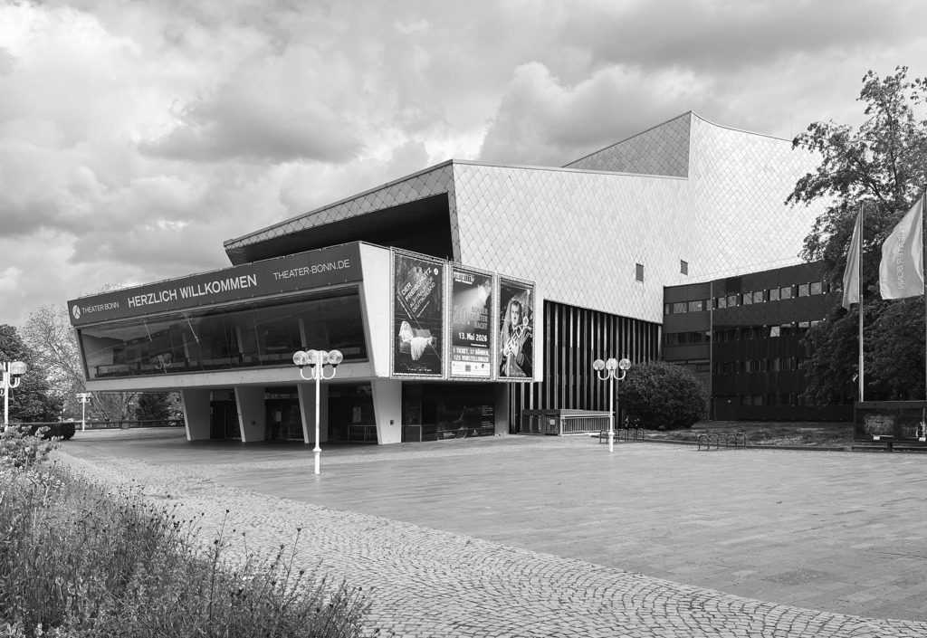 2624_oper_vorplatz_c_Uta_Winterhager